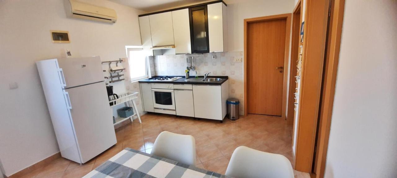 Marija Apartment Betina  Exterior photo